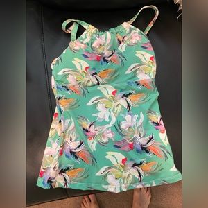 Worn just a handful of times. Hapari Tankini size 4